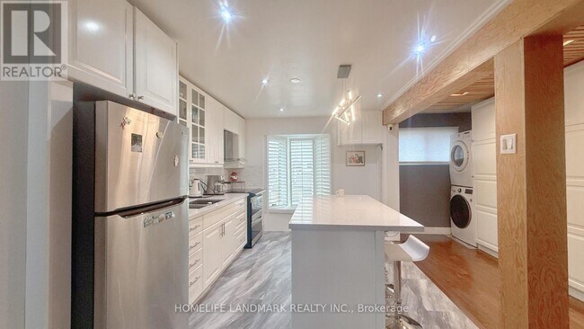 40 Dundalk Dr in Toronto, ON - Building Photo - Building Photo