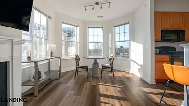 909 Mansion Dr, Unit 722-407 in Frederick, MD - Building Photo - Building Photo