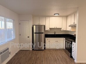 2950 Lanning Ave in Redding, CA - Building Photo - Building Photo