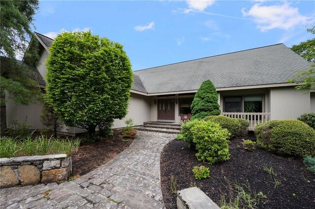 property at 633 Chestnut Hill Rd