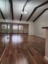 8666 SW 114th Pl in Miami, FL - Foto de edificio - Building Photo