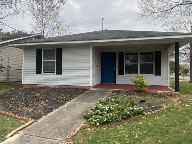 property at 2002 Pannell St
