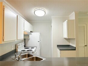 105H Stratford Dr in Williamsburg, VA - Building Photo - Building Photo