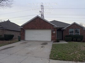 1109 Eastwick Dr in Arlington, TX - Building Photo