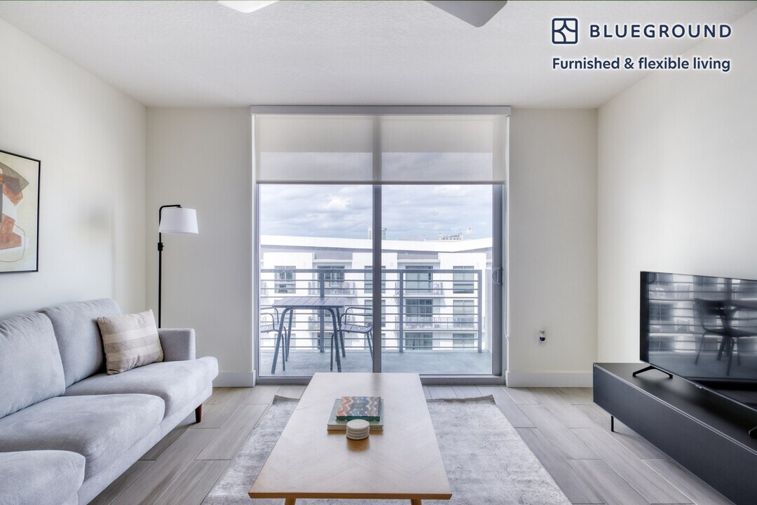 1000 NW 7th St in Miami, FL - Building Photo