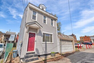 17 Cunliffe Wy in Pittsburgh, PA - Building Photo - Building Photo