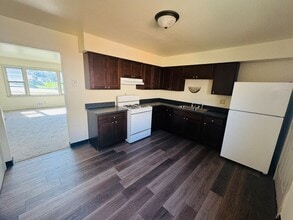 304 W Newhall Ave in Waukesha, WI - Building Photo - Building Photo