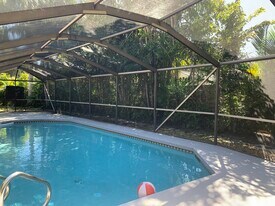 4678 Pine Harrier Dr in Sarasota, FL - Building Photo