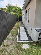 3030 SW 27th St, Unit Back in Miami, FL - Building Photo - Building Photo