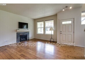 10573 NE Summer Falls St in Hillsboro, OR - Building Photo - Building Photo