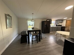 7740 Pretty Lake Rd in Clermont, FL - Foto de edificio - Building Photo