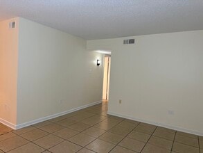 11271 Florida Blvd in Baton Rouge, LA - Building Photo - Building Photo