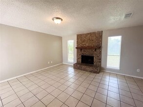 1401 Old Bardwell Rd in Ennis, TX - Building Photo - Building Photo