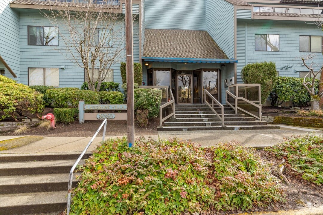3030 80th Ave SE in Mercer Island, WA - Building Photo