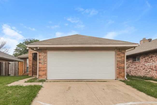 property at 9723 Pinehurst Ln