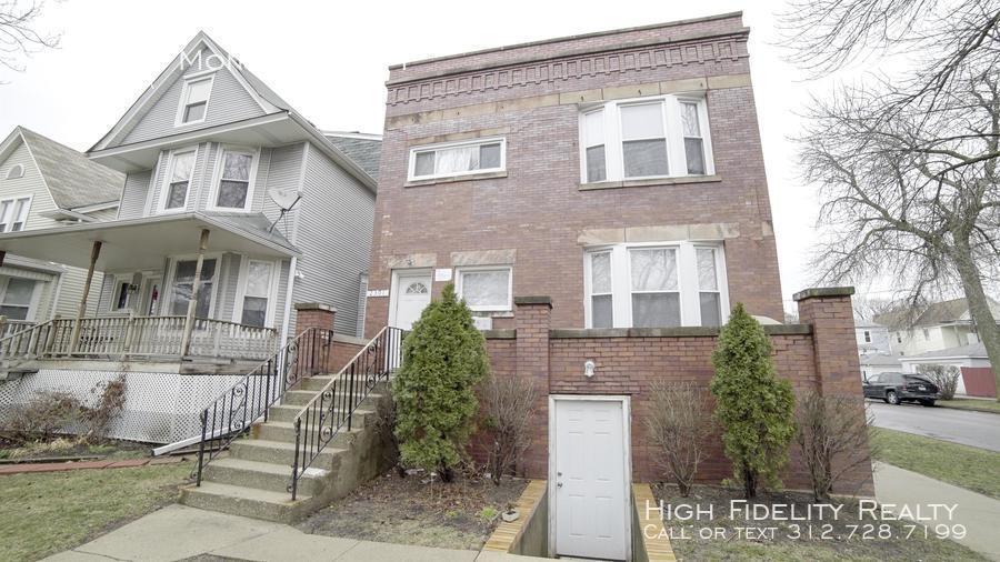 2301 N Monticello Ave-Unit -1 in Chicago, IL - Building Photo