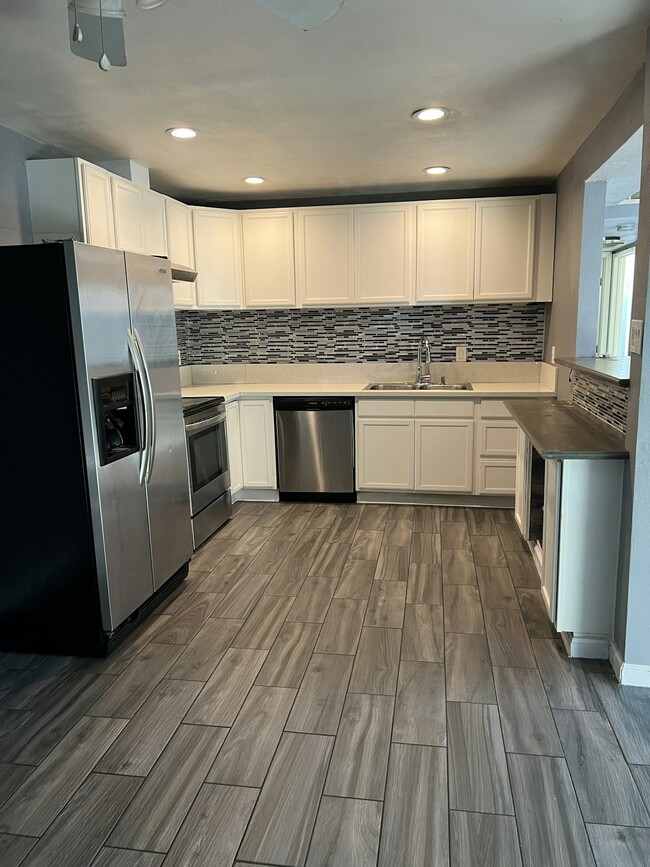 8572 German Dr in Sacramento, CA - Building Photo - Building Photo