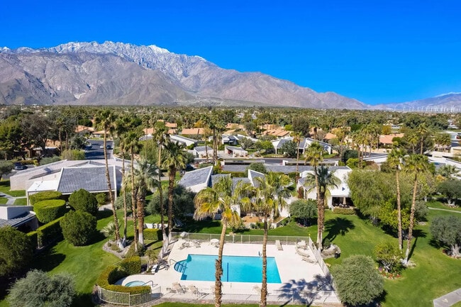 2604 N Whitewater Club Dr