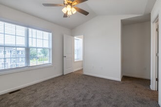 Foxpoint in Chambersburg, PA - Foto de edificio - Building Photo