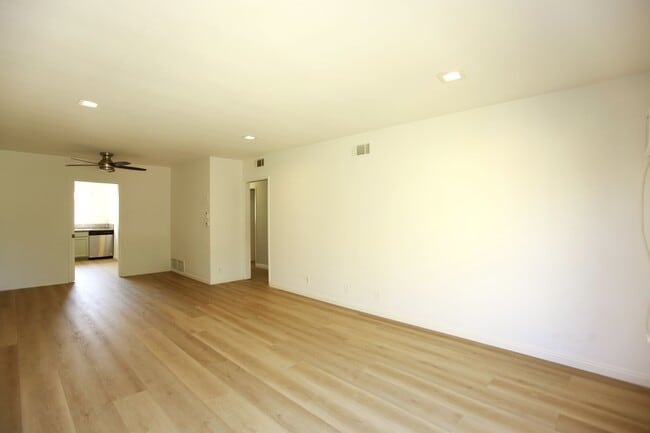 property at 1323 Ridgeley Dr