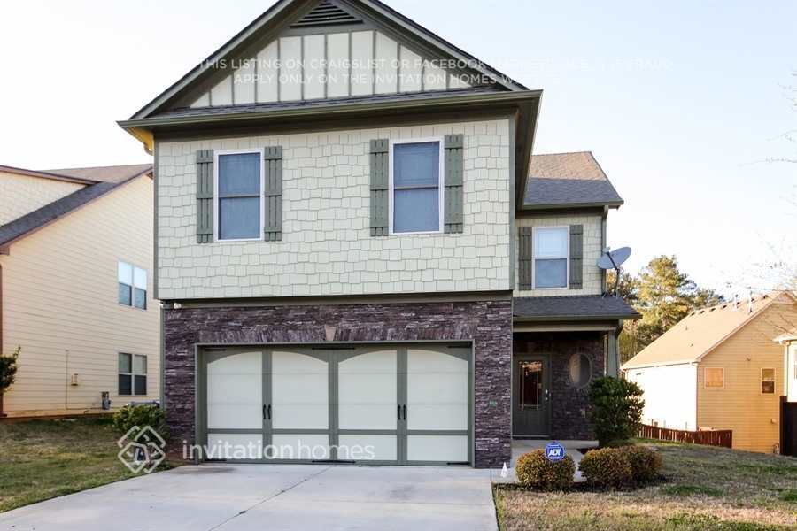 421 Sweet Ashley Way in Loganville, GA - Building Photo