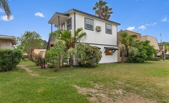 313 McFadden Dr, Unit A in Brownsville, TX - Building Photo