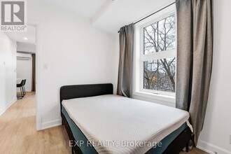 887 Somerset St W in Ottawa, ON - Building Photo - Building Photo