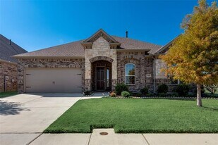 9408 Lakeway Dr in Argyle, TX - Building Photo