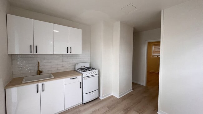 131 Vine St S in St Catharines, ON - Building Photo - Building Photo
