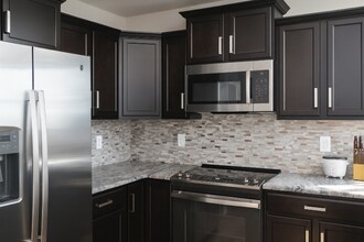 511 Ayden Ln in Clarksville, TN - Foto de edificio - Building Photo