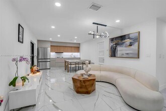 15569 SW 138th Pl in Miami, FL - Building Photo - Building Photo
