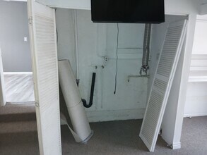 8032 McKinley Ave in Paramount, CA - Building Photo - Building Photo