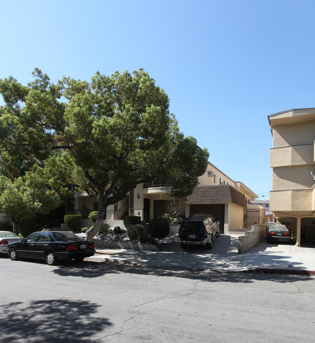 501 E San Jose Ave in Burbank, CA - Building Photo - Building Photo