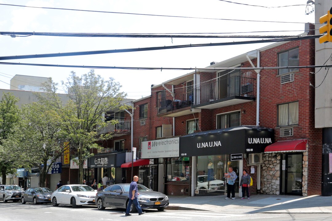 13518 37th Ave in Flushing, NY - Building Photo