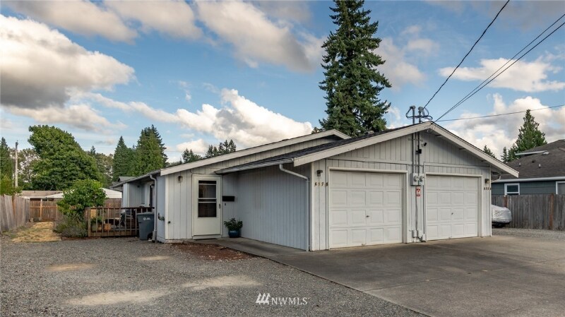 617-613 3 St NE in Puyallup, WA - Building Photo