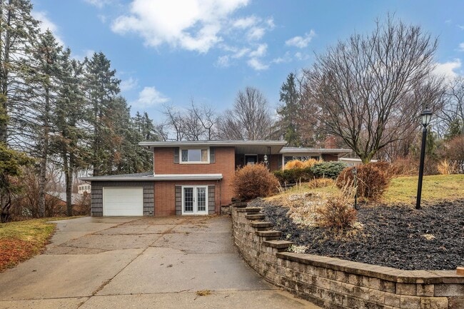 property at 146 McCoy Place Rd