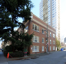 Kenmore Apartments in Vancouver, BC - Building Photo - Building Photo