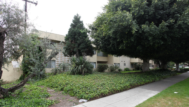 Park Huntington Apartments in San Gabriel, CA - Building Photo - Building Photo