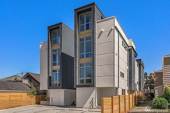 3035 59th Ave SW in Seattle, WA - Building Photo