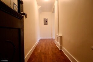 484 S 16th St, Unit 1 in Newark, NJ - Building Photo