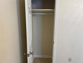 316 Plantation Dr, Unit 4 in Chalmette, LA - Building Photo - Building Photo