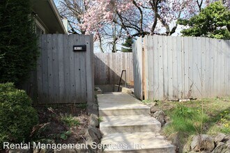 1411 NE 37th Ave-Unit -A & B in Portland, OR - Building Photo - Building Photo