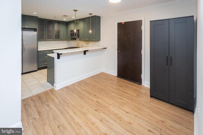 1323 Clifton St NW in Washington, DC - Building Photo - Building Photo