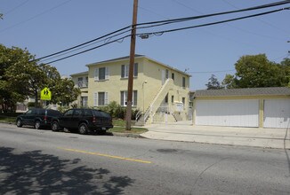 420-426 N Van Ness Ave in Los Angeles, CA - Building Photo - Building Photo