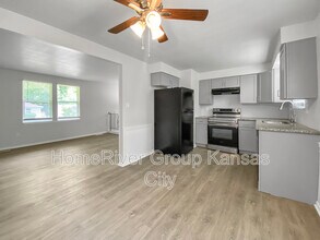 8913 E 89th St in Kansas City, MO - Building Photo - Building Photo