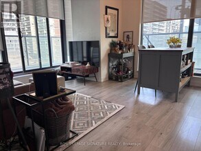 161 Roehampton Ave in Toronto, ON - Building Photo - Building Photo