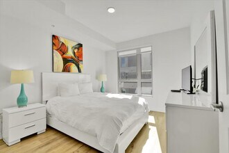 635 Robinson Ave in San Diego, CA - Building Photo - Building Photo