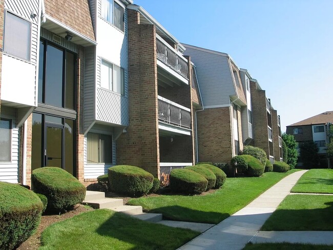 property at 905 Edison Glen Ter