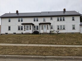 1005 9th Ave, Unit Apartment D - Lower Front in Union Grove, WI - Building Photo