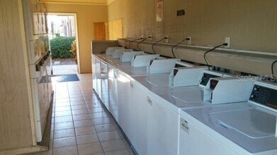 5317 Curry Ford Rd in Orlando, FL - Foto de edificio - Building Photo